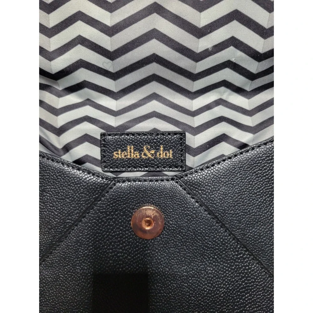 Stella & Dot Avalon envelope clutch wristlet in black with gold metal‎ accents